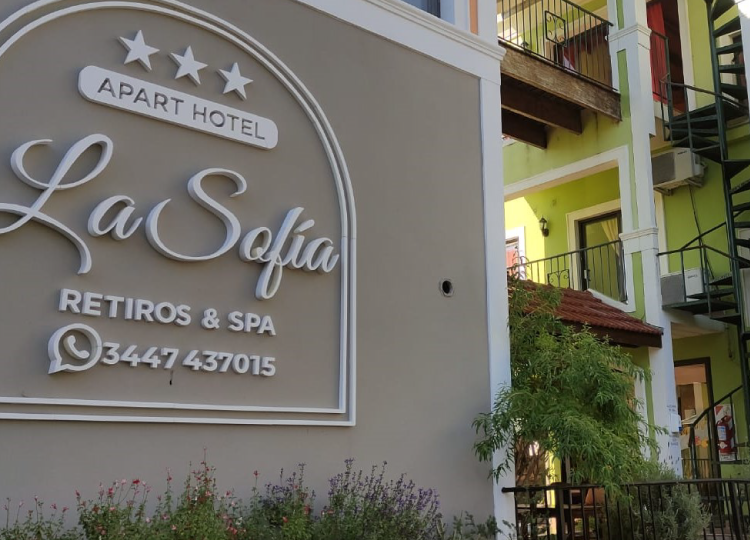 Hotel La Sofía desde la calle